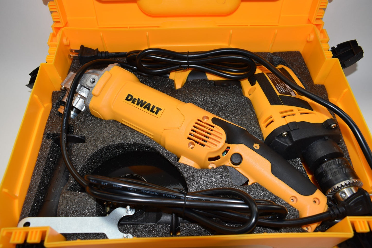 Combo Taladro Percutor + Pulidora Con Maletin DeWALT
